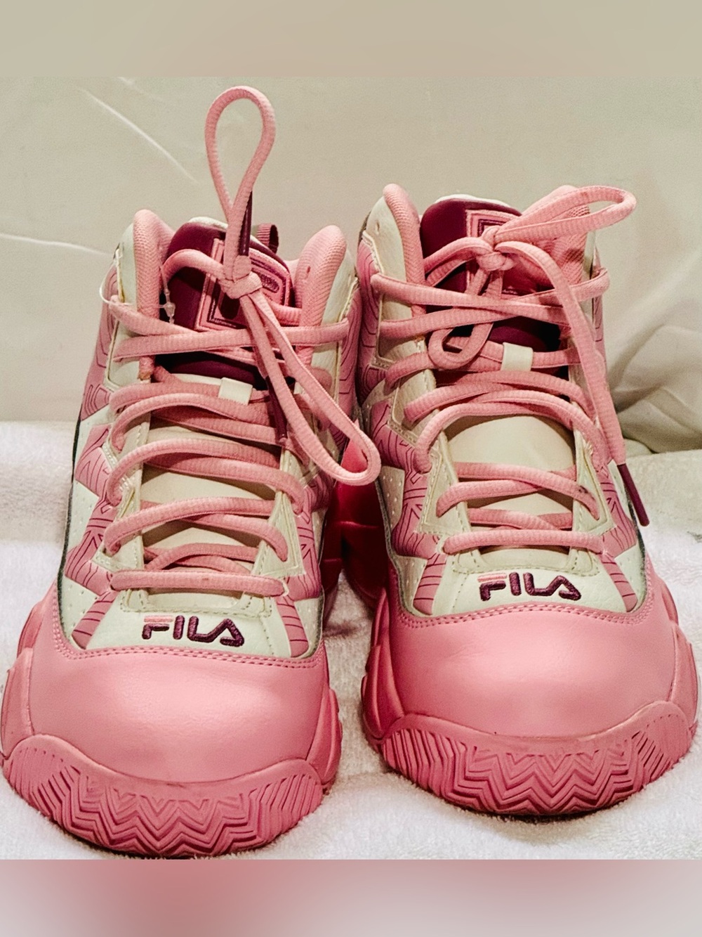 FILA Pink High-Top Sneakers โ Womenโs Size 7.5